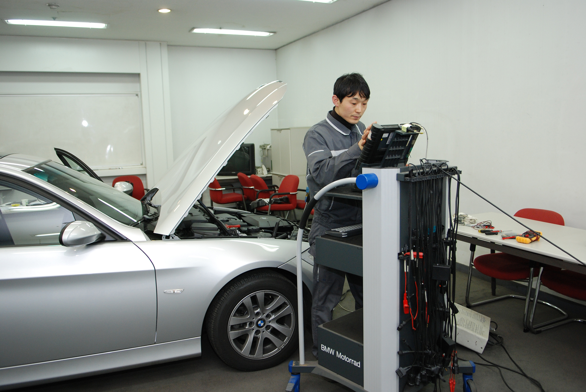 BMW 기능경진대회 실습장면